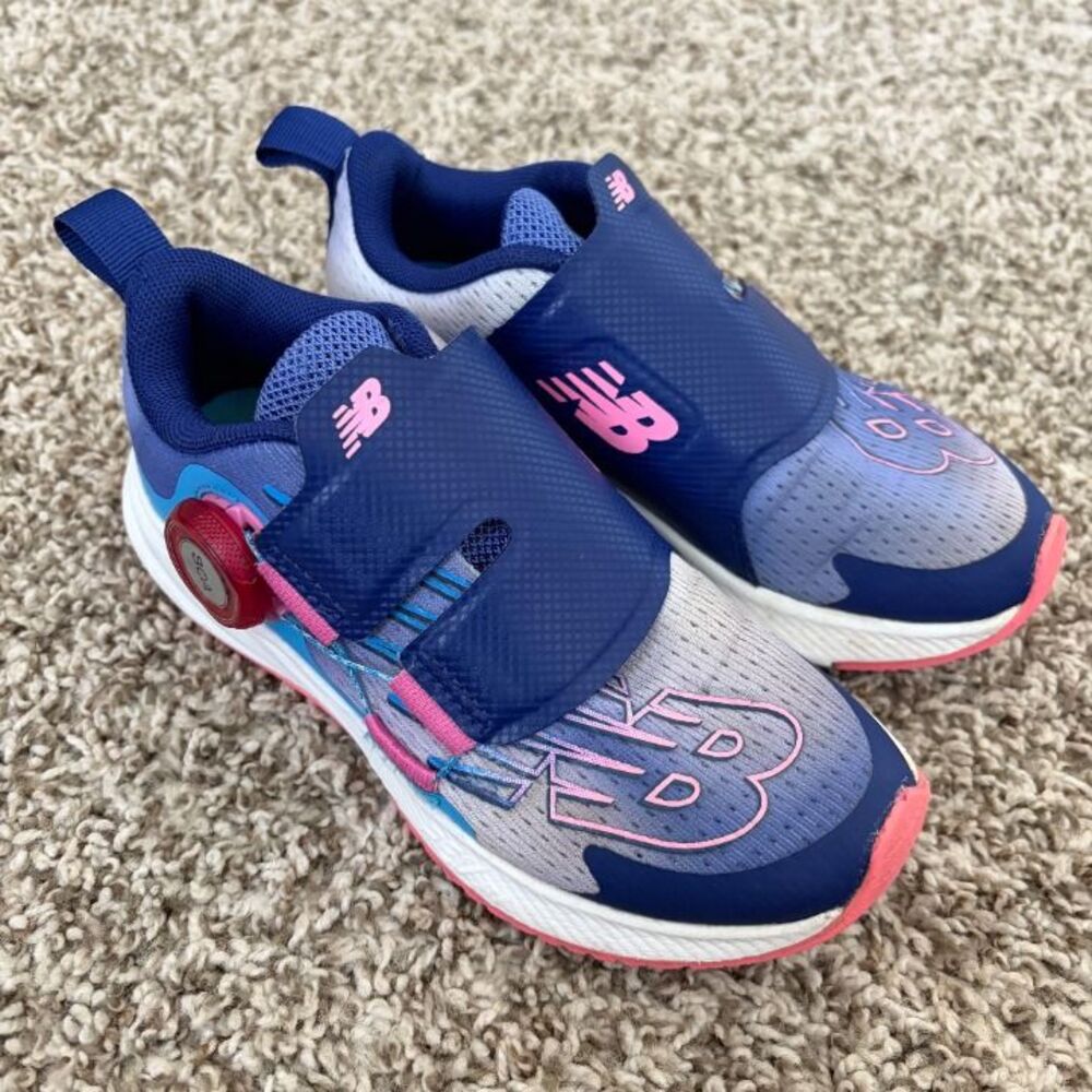 Size 12 / Girls New Balance Sneakers
